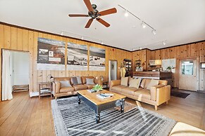 Limantour Lodge