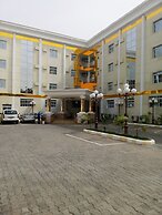 Immaculate Diamond Hotel & Apartments