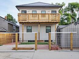 Calming 1bedroom Units With Balcony And City View