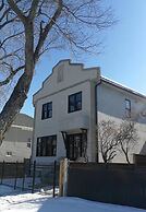 Lovely 1 Bedroom Condo With Free Parking And Balcony
