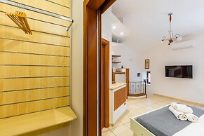 Tolentino Studio Flat by Napoliapartments