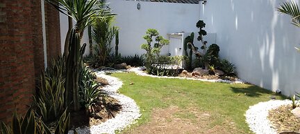 Roots Hotel Trawangan