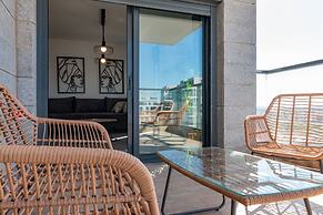 Luxury APT 3 BR New Tower Parking