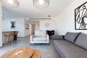 Luxury APT 3 BR New Tower Parking