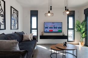 Luxury APT 3 BR New Tower Parking