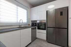 Luxury APT 3 BR New Tower Parking