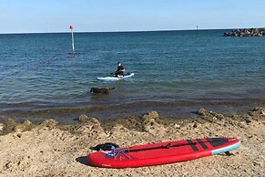 Seaside Haven Retreat in Bognor Regis Elmersands