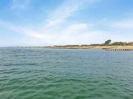 Remarkable Seaside Apartment - Sleeps 4