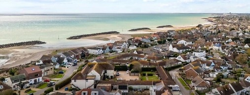 Remarkable Seaside Apartment - Sleeps 4