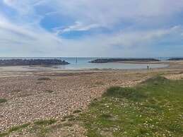 Remarkable Seaside Apartment - Sleeps 4