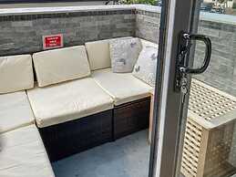 Remarkable Seaside Apartment - Sleeps 4