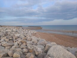 Remarkable Seaside Apartment - Sleeps 4