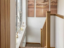 Remarkable Seaside Apartment - Sleeps 4