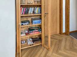 Remarkable Seaside Apartment - Sleeps 4