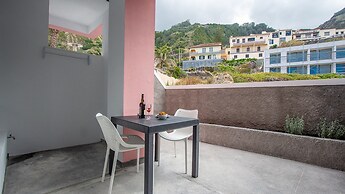 The Jolie Apartments