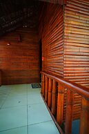 MISTY MORNING RESORT