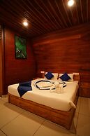 MISTY MORNING RESORT