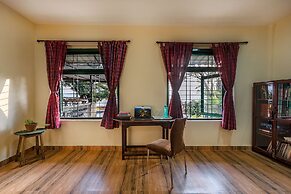 CosmicStays Kokiraj Lakehouse - Waterfront Retreat