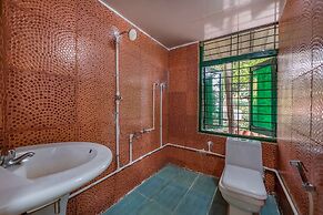 CosmicStays Kokiraj Lakehouse - Waterfront Retreat