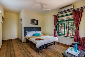 CosmicStays Kokiraj Lakehouse - Waterfront Retreat