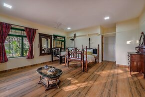 CosmicStays Kokiraj Lakehouse - Waterfront Retreat