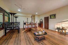 CosmicStays Kokiraj Lakehouse - Waterfront Retreat