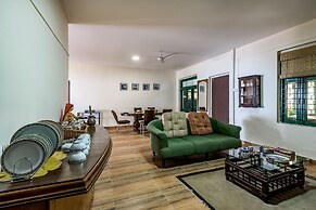 CosmicStays Kokiraj Lakehouse - Waterfront Retreat