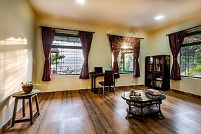 CosmicStays Kokiraj Lakehouse - Waterfront Retreat