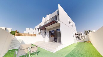 Primestay - Aster, Damac Hills 2