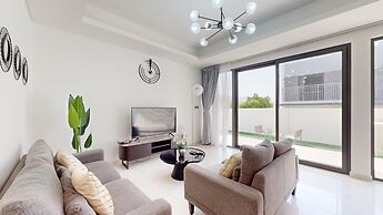 Primestay - Aster, Damac Hills 2