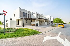 Primestay - Aster, Damac Hills 2