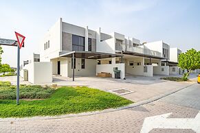 Primestay - Aster, Damac Hills 2