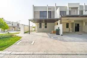 Primestay - Aster, Damac Hills 2