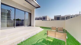 Primestay - Aster, Damac Hills 2