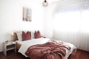 Nest - Bundesstrasse