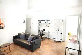 Nest -  Müllerstrasse