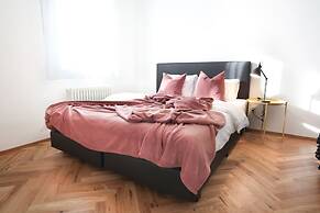 Nest -  Müllerstrasse