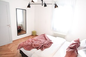 Nest -  Müllerstrasse