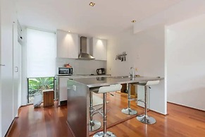 Cosy 2 Bedroom Townhouse Near the CBD