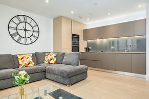 Impeccable 3-bed Apartment in London