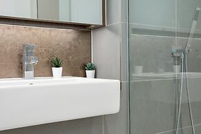 Impeccable 3-bed Apartment in London