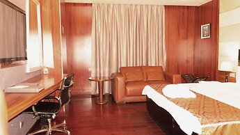 Airport Golden Tulip Hotel.