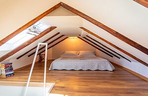 Cool attic apartment Marina