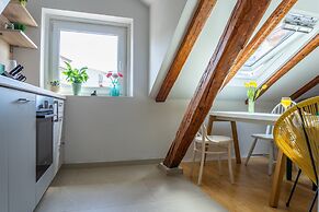 Cool attic apartment Marina