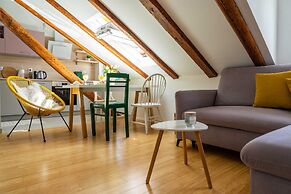 Cool attic apartment Marina