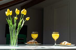 Cool attic apartment Marina