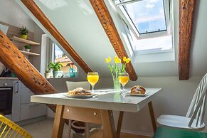 Cool attic apartment Marina