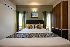 C J Grande Business Hotel