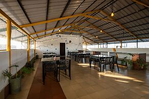 C J Grande Business Hotel