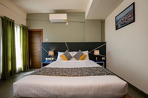 C J Grande Business Hotel